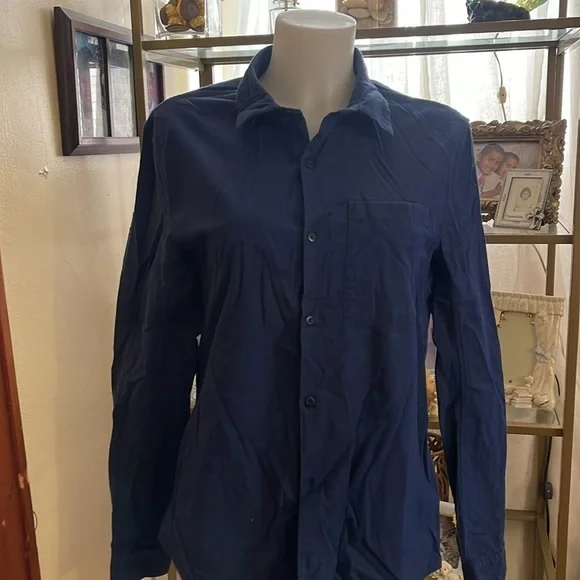 LULULEMON Blue Collared Long Sleeve Button Down Shirt with Breast Pocket - Picture 2 of 7